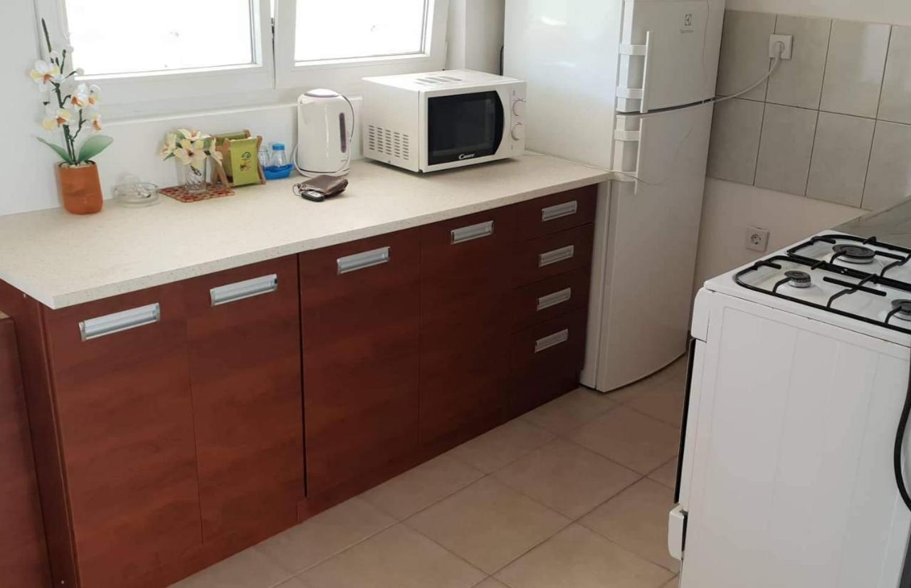 Apartmani Samanta Vir Exterior photo