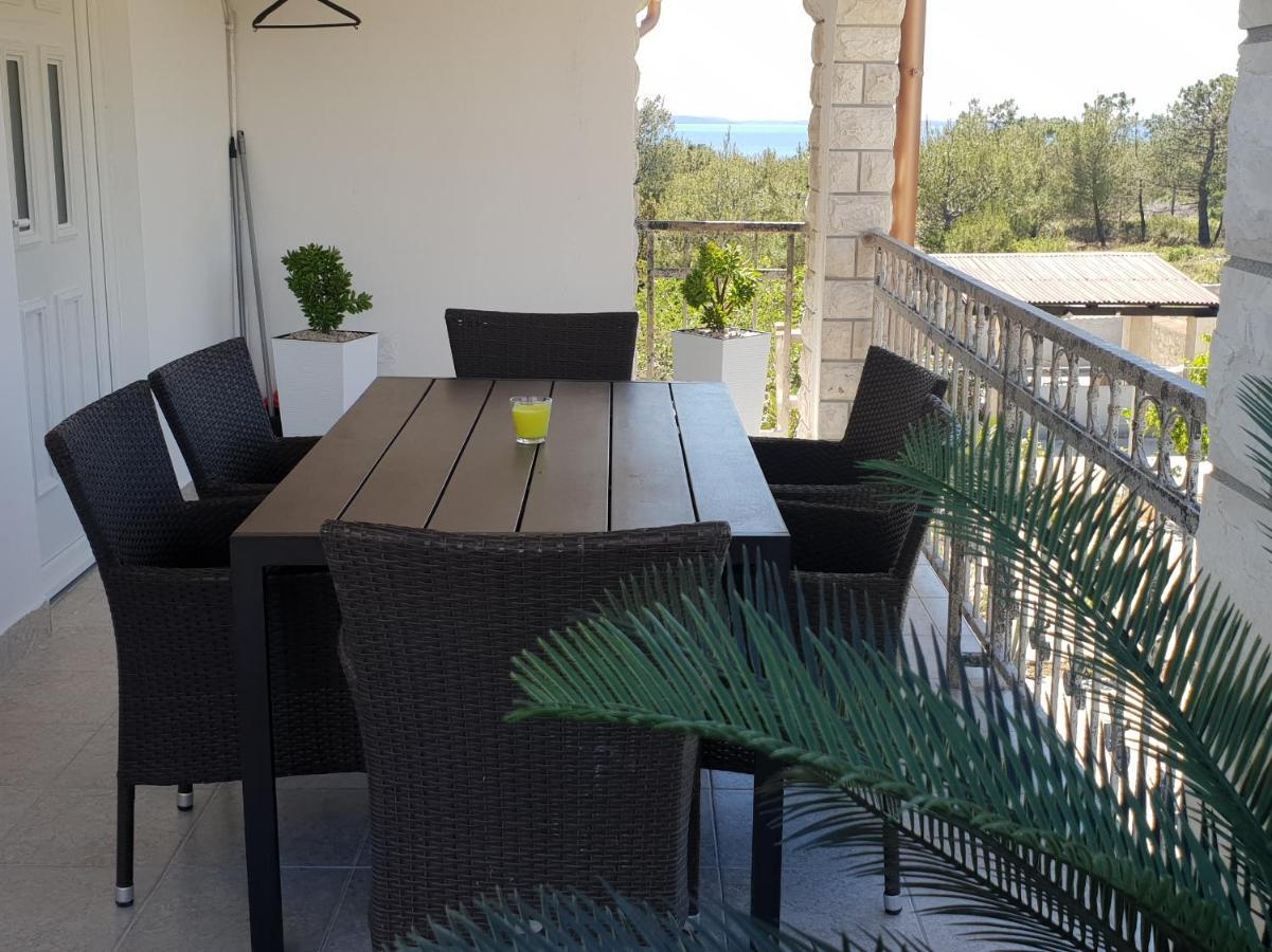 Apartmani Samanta Vir Exterior photo